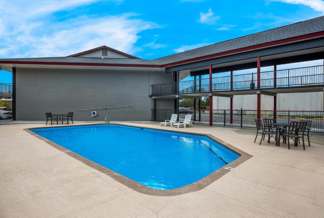 Red Roof Inn & Suites Thomasville Exterior foto